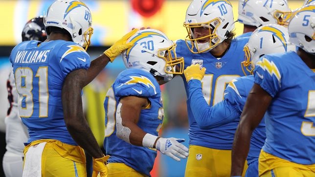 Los Angeles Chargers Make Powder Blue Jersey Primary Uniform