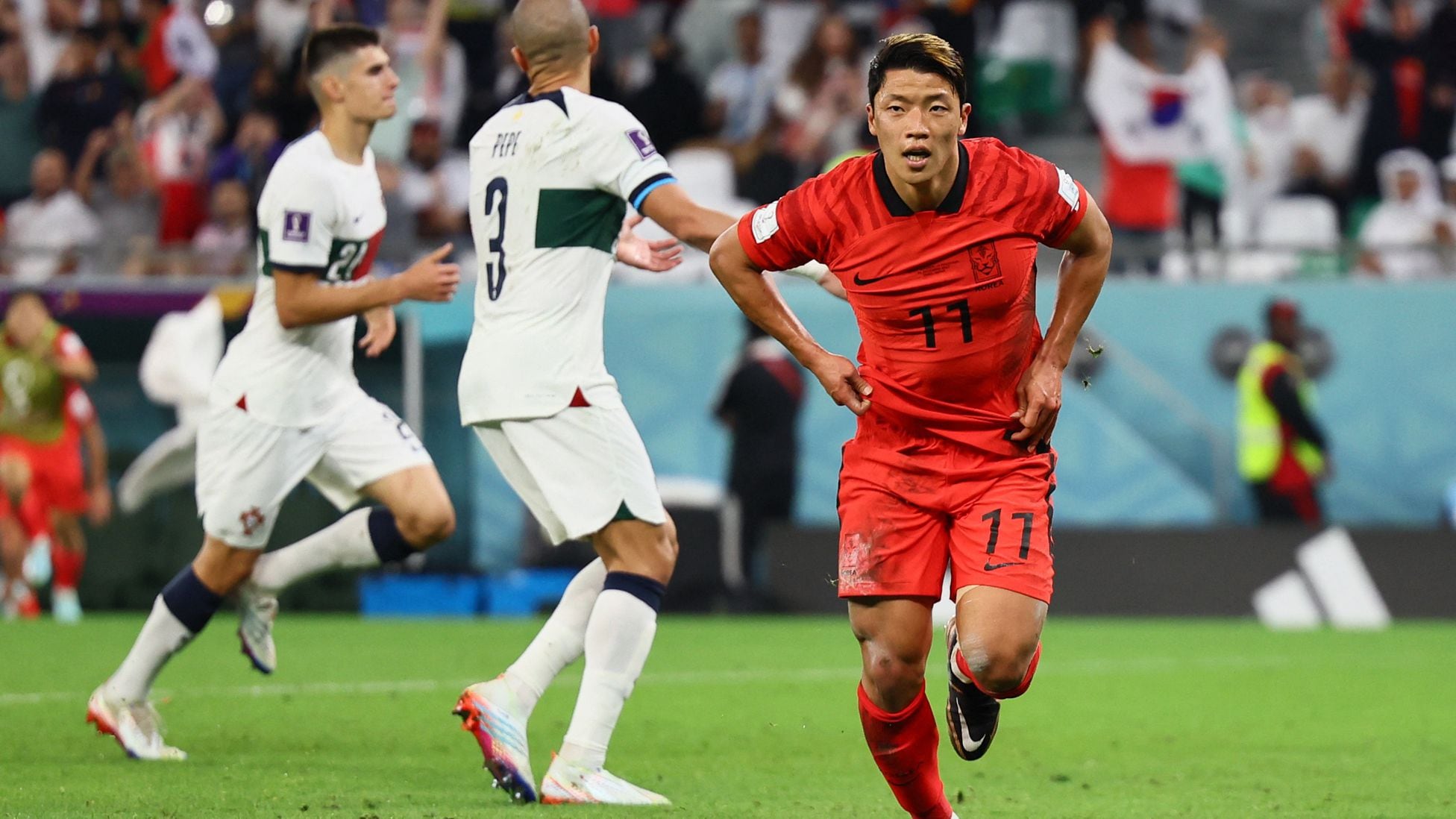 South Korea vs Portugal summary: Korea into last 16 after late Hwang goal,  score, goals, highlights 2-1 | World Cup 2022 - AS USA