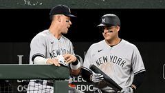 BALTIMORE, MARYLAND - JULY 30: Aaron Judge #99 of the New York Yankees talks with Anthony Rizzo #48 in the eighth inning of the game against the Baltimore Orioles at Oriole Park at Camden Yards on July 30, 2023 in Baltimore, Maryland.   Greg Fiume/Getty Images/AFP (Photo by Greg Fiume / GETTY IMAGES NORTH AMERICA / Getty Images via AFP)