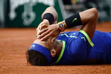 Rafa Nadal celebra la victoria que supuso su décimo título de Roland Garros. 