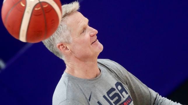 Who is in team USA’s coaching staff for the 2023 FIBA World Cup?