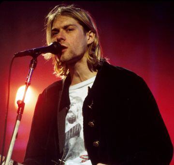 Fue el 8 de abril de 1994 cuando el líder de Nirvana se quitó la vida debido a la gran depresión, resultado de su abrumadora fama.
