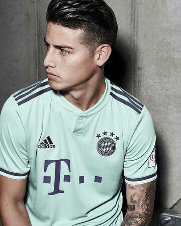 Nuevos colores en la segunda equipación del Bayern Múnich. James se quedará en el equipo alemán y usará esta hermosa camiseta en la temporada 2018/2019. Adidas informó que la camiseta del Bayern está compuesta de un verde menta