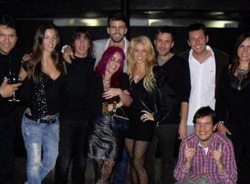 Piqué y Shakira cumplen años el mismo día, el 2 de febrero. En la foto, la celebración de los cumpleaños en 2011.
 