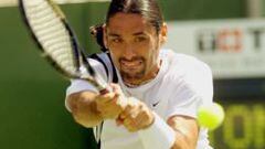 Marcelo R&iacute;os en su &eacute;poca de mayor esplendor en el tenis mundial.