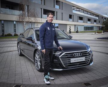 Real Madrid's players and coaching staff were given their new club cars by German manufacturer Audi, one of Los Blancos' sponsors.