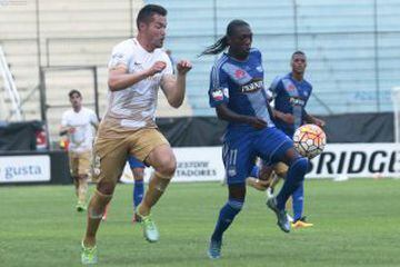 Emelec no pudo reaccionar al gol en contra. UNAM continuaba con el manejo del encuentro.