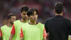 El jugador del Mallorca Takefusa Kubo entrana durante el partido contra el Sevilla. 