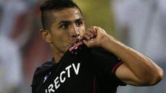 Felipe Flores festeja su gol a Atl&eacute;tico Mineiro.