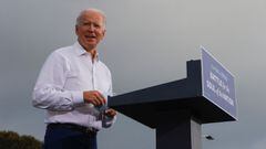 El candidato presidencial dem&oacute;crata y ex-vicepresidente, Joe Biden, asiste a una parada de campa&ntilde;a en Atlanta, Georgia, EE. UU. El 27 de octubre de 2020.