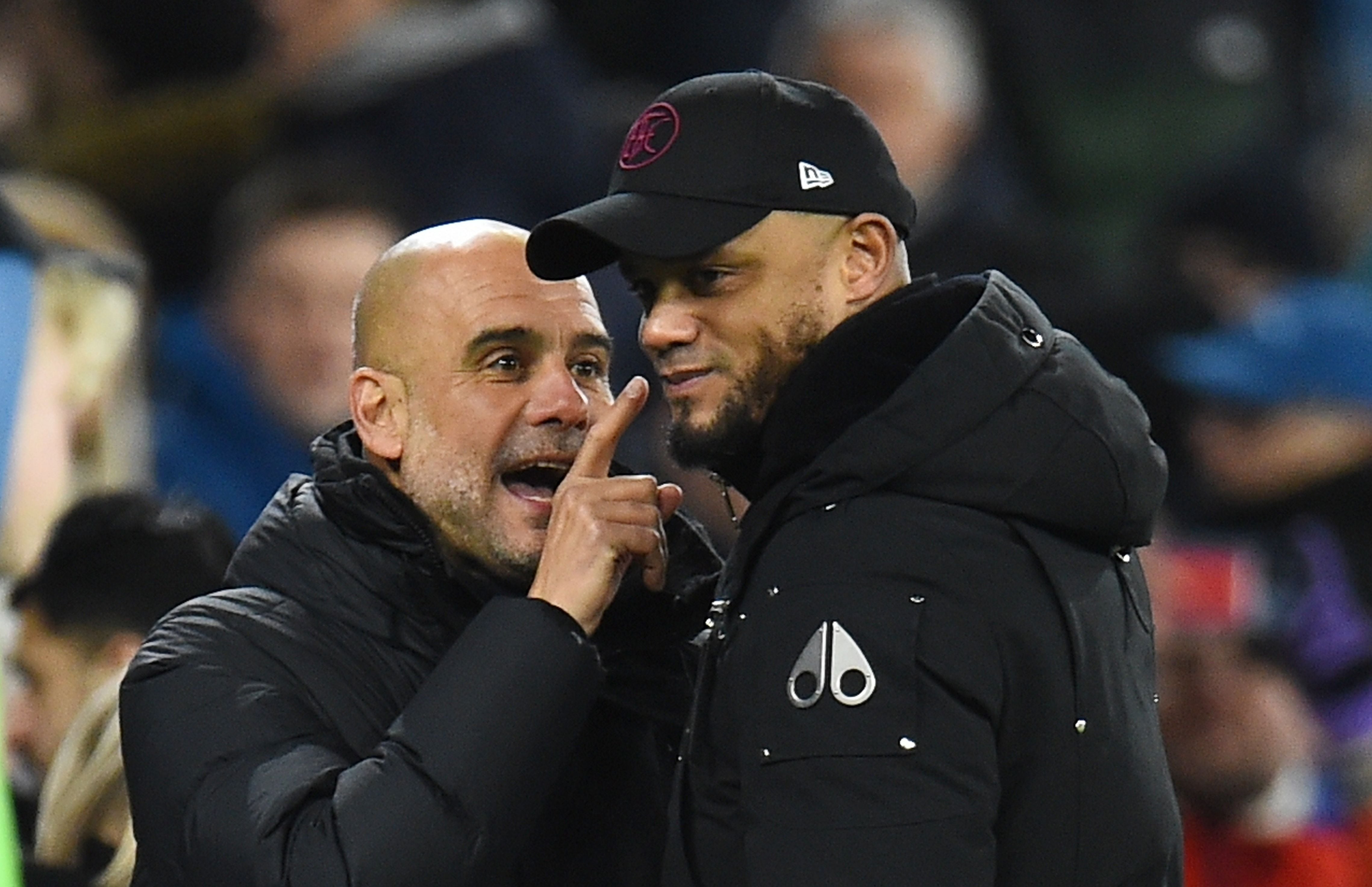 Manchester (United Kingdom), 31/01/2024.- Manchester City's manager Pep Guardiola (L) and Burnley manager Vincent Kompany (R) chat after the English Premier League soccer match between Manchester City and Burnley FC, in Manchester, Britain, 31 January 2024. (Reino Unido) EFE/EPA/PETER POWELL EDITORIAL USE ONLY. No use with unauthorized audio, video, data, fixture lists, club/league logos, 'live' services or NFTs. Online in-match use limited to 120 images, no video emulation. No use in betting, games or single club/league/player publications.
