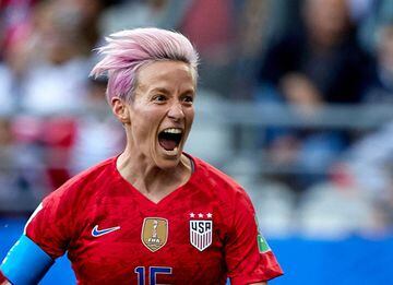 Megan Rapinoe celebrating after scoring agaisnt Thailand in the 2019 WWC