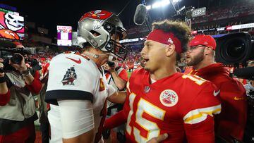 TAMPA, FLORIDA - OCTOBER 02: Patrick Mahomes #15 of the Kansas City Chiefs shakes hands with Tom Brady #12 of the Tampa Bay Buccaneers after defeating the Tampa Bay Buccaneers 41-31 at Raymond James Stadium on October 02, 2022 in Tampa, Florida.   Mike Ehrmann/Getty Images/AFP