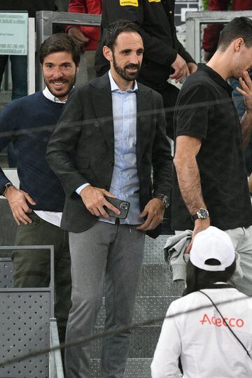 Juanfran Torres durante el partido De Carlos Alcaraz contra Nikoloz Basilashvilise.
