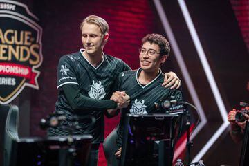 Mithy with Zven (left).