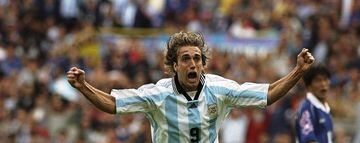 El segundo máximo anotador en la historia de la Selección de Argentina confesó que el balompié nunca fue de su agrado. "A mí el fútbol no me gusta, solo es mi trabajo" aseguró en su momento.