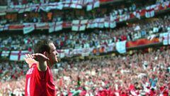 England&#039;s Wayne Rooney celebrates scoring against Croatia in their Euro 2004 Group B soccer match at the Luz Stadium in Lisbon, June 21, 2004.    REUTERS/Kai Pfaffenbach    21/06/04 EUROCOPA 2004 INGLATERRA - CROACIA ROONEY ALEGRIAS PUBLICADA 22/06