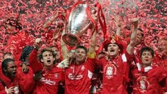 (FILES) This file photo taken on May 25, 2005 shows Liverpool's captain Steven Gerrard as he holds the throphy surrounded by teammates at the end of the UEFA Champions league football final AC Milan vs Liverpool, at the Ataturk Stadium in Istanbul.