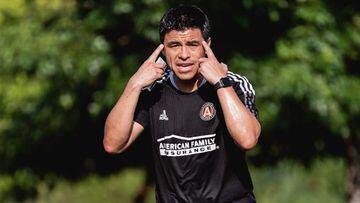 El t&eacute;cnico mexicano Gonzalo Pineda se ha ganado el respeto de sus jugadores. 