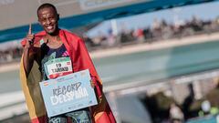 El atleta Tariku Novales estableció este domingo un nuevo récord de España en el Maratón Valencia Trinidad Alfonso al parar el cronómetro con una marca de 2:05:48. EFE/Manuel Bruque