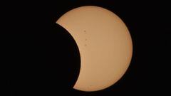Eclipse solar abril 2022: cu&aacute;ndo es, horarios, cu&aacute;nto dura y c&oacute;mo ver el eclipse parcial de sol