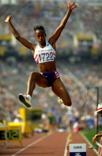 Bicampeona olímpica en heptatlón en Seúl 88 y Barcelona 92. Nadie dominó su disciplina más que ella en los 80 y 90.