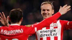 Los de Eindhoven ligaron su tercera victoria luego de derrotar 1-0 al Vitesse con asistencia del mediocampista mexicano.