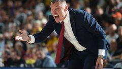 BARCELONA, SPAIN - OCTOBER 07: Sarunas Jasikevicius, Head Coach of FC Barcelona in action during the 2022/2023 Turkish Airlines EuroLeague match between FC Barcelona and Olympiacos Piraeus at Palau Blaugrana on October 07, 2022 in Barcelona, Spain. (Photo by Rodolfo Molina/Euroleague Basketball via Getty Images)