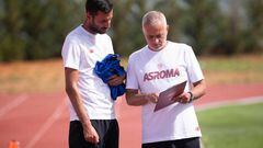 ALBUFEIRA, PORTUGAL - JULY 22: AS Roma coach Josè Mourinho and Salvatore Foti  during training session at  Estadio Municipal de Albufeira on July 22, 2022 in Albufeira, Portugal. (Photo by Luciano Rossi/AS Roma via Getty Images)
