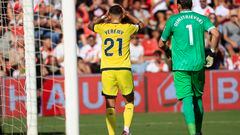 El delantero del Villarreal Yeremi Pino reacciona durante el partido correspondiente a la jornada 6 de LaLiga que ambos clubes disputan este domingo en el Campo de Fútbol de Vallecas. EFE/ Zipi Aragon