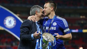 Football - Chelsea v Tottenham Hotspur - Capital One Cup Final - Wembley Stadium - 1/3/15 Chelsea manager Jose Mourinho and John Terry hug after winning the Capital One Cup  Action Images via Reuters / Matthew Childs Livepic EDITORIAL USE ONLY. No use