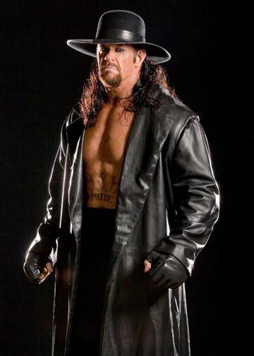 ‘El Hombre Muerto’ o ‘El enterrador’ llegó de ultratumba para marcar una época en la WWE. Sus populares luchas de ataúd, su tenebrosa entrada además de su marca de 21 victorias consecutivas en WrestleMania son su más grande legado para la lucha libre internacional.