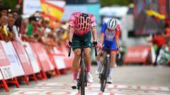 MONASTERIO DE TENTUDÍA, SPAIN - SEPTEMBER 07: Rigoberto Uran Uran of Colombia and Team EF Education - Easypost celebrates at finish line as stage winner ahead of Quentin Pacher of France and Team Groupama - FDJ during the 77th Tour of Spain 2022, Stage 17 a 162,4km stage from Aracena to Monasterio de Tentudía 1095m / #LaVuelta22 / #WorldTour / on September 07, 2022 in Monasterio de Tentudía, Spain. (Photo by Tim de Waele/Getty Images)