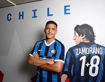 Alexis Sánchez vivió su primera práctica con el Inter. Se saludó con sus nuevos compañeros y se notó muy feliz en cada movimiento.
