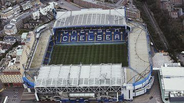 El estadio donde juega el Chelsea como local. Fundado en 1877 para otro equipo londinense, el Fulham, la negativa de éste a utilizar dicho escenario propició la creación del London Athletics Club, un equipo alternativo para que se pudiera utilizar, hasta 