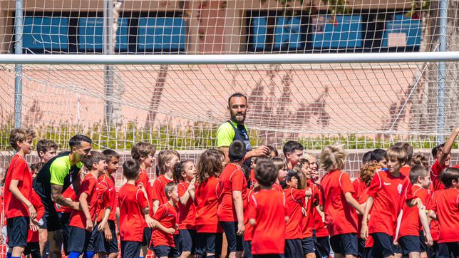 El Real Mallorca pierde 0-1 ante 100 niños de la Fundación