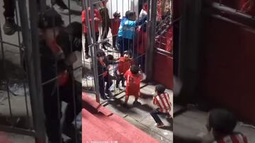 ¡Lamentable! Vídeo de niños hinchas del San Martín Tucumán agrediéndose causa indignación en redes
