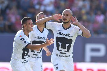 El paraguayo llegó a la Liga MX con el Necaxa, equipo en el que se convirtió en el goleador del equipo y despertó el interés de otros clubes. En el 2018 llegó a Pumas. 