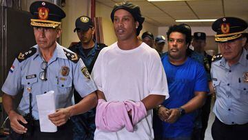Ronaldinho y su hermano Roberto, arrestados.