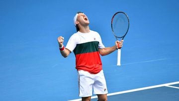 Argentina&#039;s Diego Schwartzman celebrates victory against Serbia&#039;s Dusan Lajovic during their men&#039;s singles match on day five of the Australian Open tennis tournament in Melbourne on January 24, 2020. (Photo by John DONEGAN / AFP) / IMAGE RESTRICTED TO EDITORIAL USE - STRICTLY NO COMMERCIAL USE