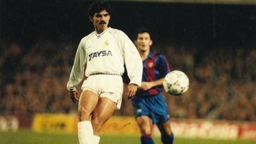 Había terminado su contrato con Real Madrid en 1993 y Colo Colo fue sindicado como un posible destino. Al final decidió regresar a su país para jugar con santos.