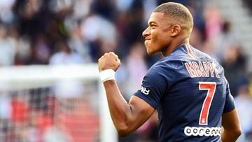 Paris Saint-Germain&#039;s French forward Kylian Mbappe celebrates after scoring a goal during the French L1 football match Paris Saint-Germain (PSG) vs Angers (SCO), on August 25, 2018 at the Parc des Princes in Paris. (Photo by Alain JOCARD / AFP) PUBL