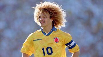 Mediocampista histórico de la Selección de Colombia. Participó en tres ediciones de la Copa del Mundo, avanzando a los Octavos de Final en 1990. Fue jugador más valioso de la MLS.  