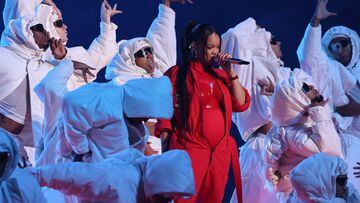 GLENDALE, ARIZONA - FEBRUARY 12: Rihanna performs onstage during the Apple Music Super Bowl LVII Halftime Show at State Farm Stadium on February 12, 2023 in Glendale, Arizona.   Gregory Shamus/Getty Images/AFP (Photo by Gregory Shamus / GETTY IMAGES NORTH AMERICA / Getty Images via AFP)