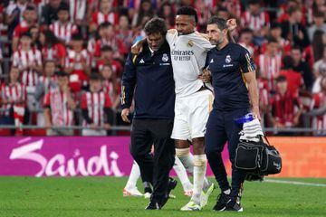 Militao se retira lesionado en el Athletic-Real Madrid de la primera jornada de LaLiga EA Sports.