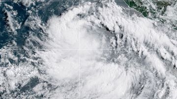 Tormenta tropical “Kevin” toma fuerza en Jalisco y Colima
