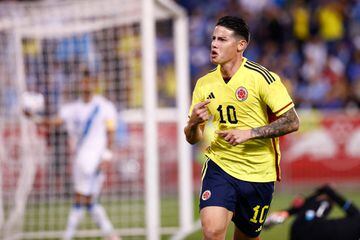 Con goles de James, Borré, Sinisterra y Asprilla, la Selección  Colombia ganó 4-1 en el debut de Néstor Lorenzo.

