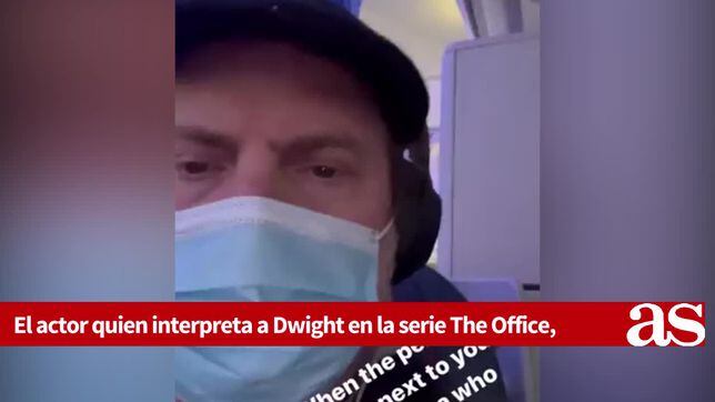 Video: Este pasajero miraba The Office sin saber que tenia un miembro del elenco a un lado