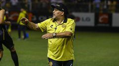 Maradona, internado de urgencia por un sangrado estomacal
