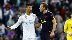 Cristiano Ronaldo y Harry Kane se saludan una vez conlcuido el Real Madrid-Tottenham.